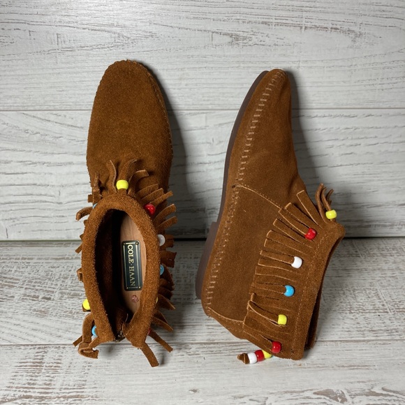 Vintage Soft Suede Brown Native Moccasin Ankle Bootie Size 2. - Picture 6 of 9